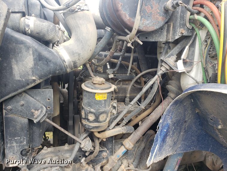 image for item HP9500 1999 International 8100  dump truck