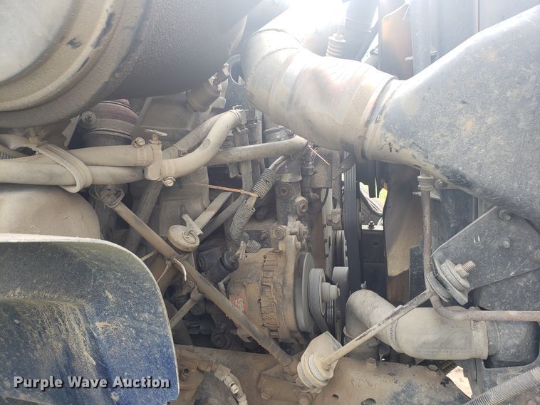 image for item HP9500 1999 International 8100  dump truck