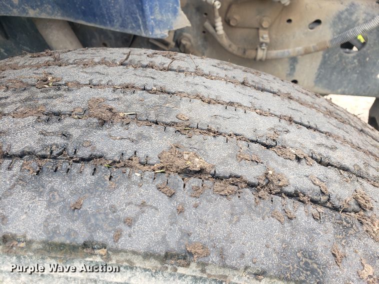 image for item HP9500 1999 International 8100  dump truck