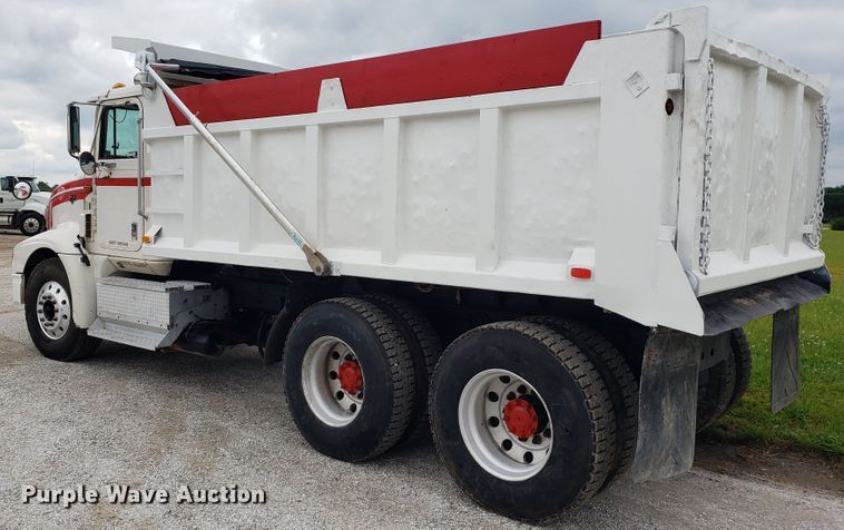 image for item HP9511 1998 International 9200  dump truck