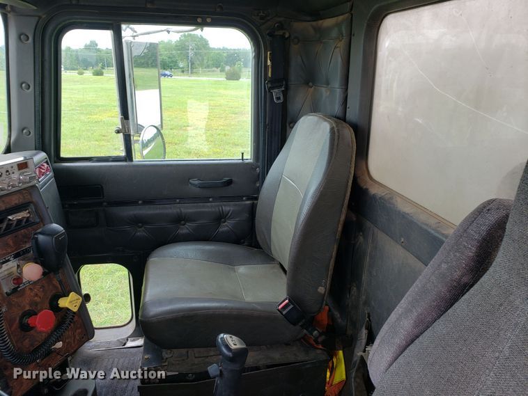 image for item HP9511 1998 International 9200  dump truck