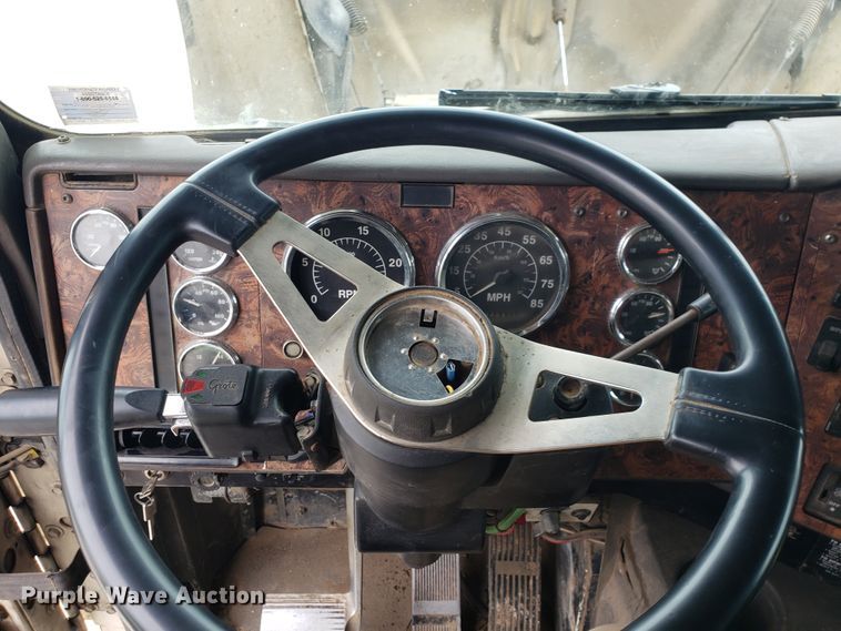 image for item HP9511 1998 International 9200  dump truck