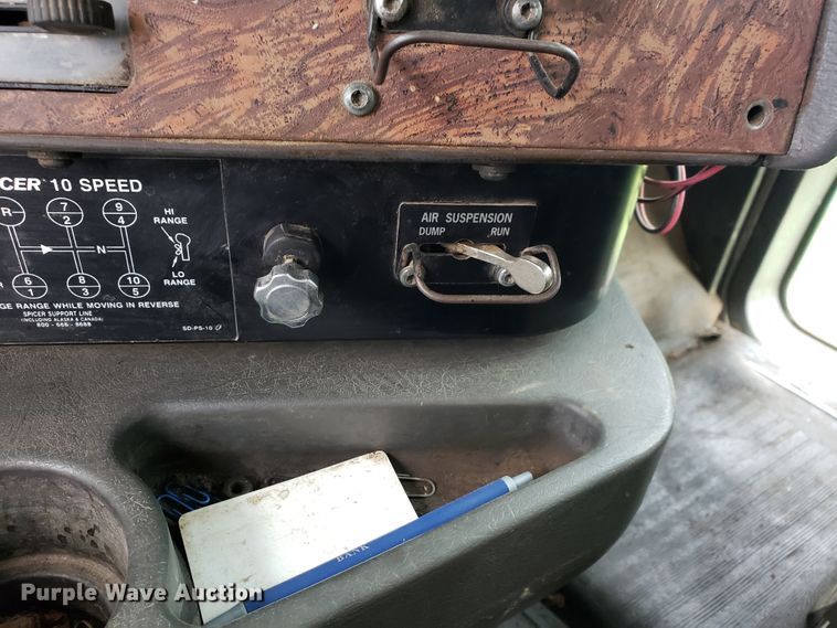 image for item HP9511 1998 International 9200  dump truck