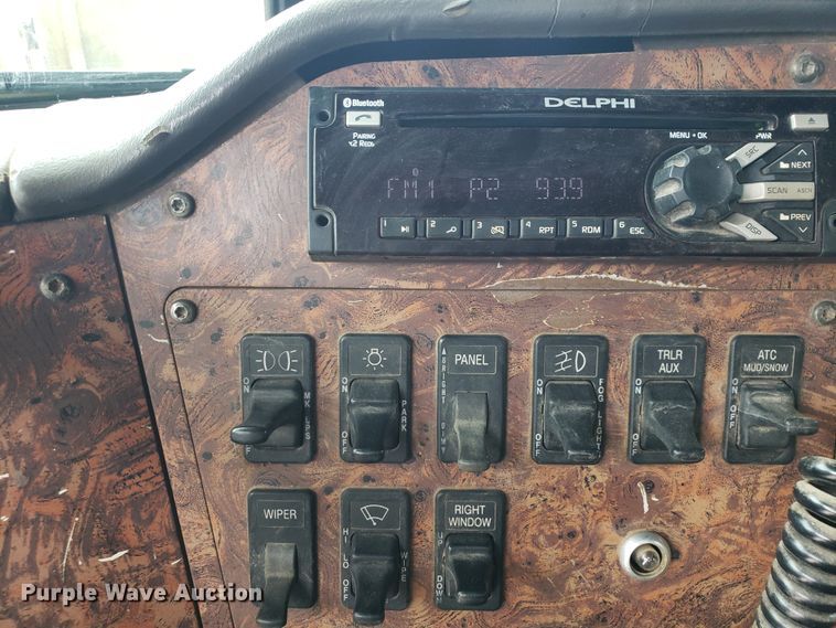 image for item HP9511 1998 International 9200  dump truck