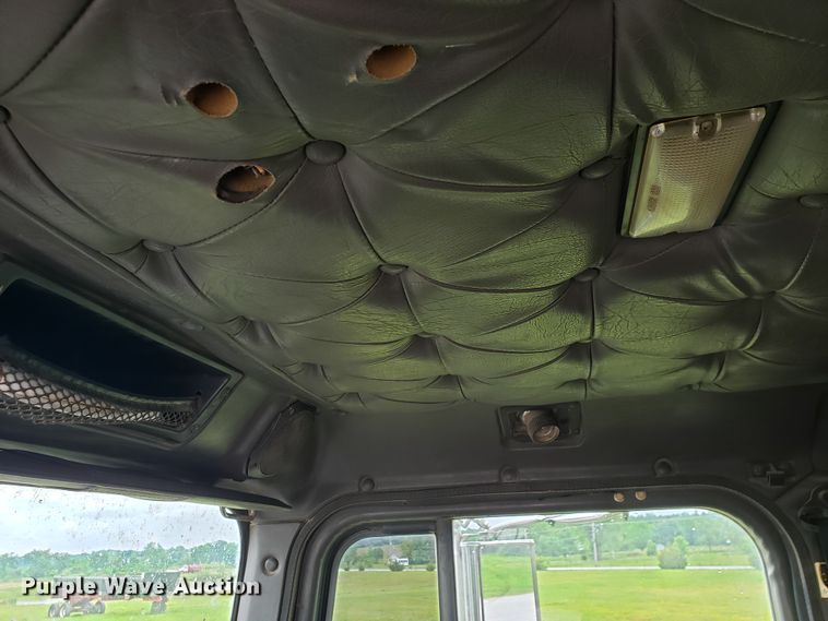 image for item HP9511 1998 International 9200  dump truck