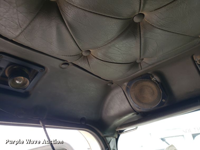 image for item HP9511 1998 International 9200  dump truck