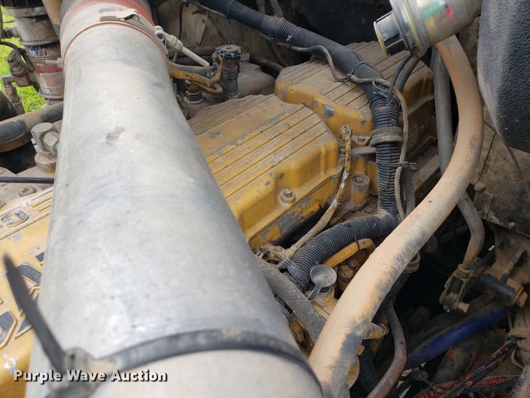 image for item HP9511 1998 International 9200  dump truck