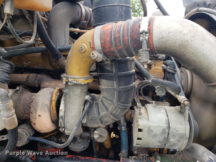 image for item HP9511 1998 International 9200  dump truck