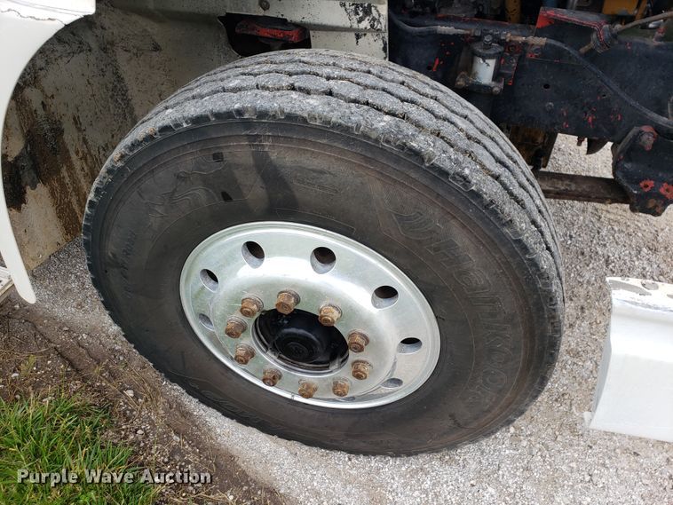 image for item HP9511 1998 International 9200  dump truck