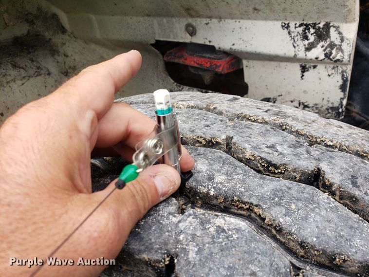 image for item HP9511 1998 International 9200  dump truck