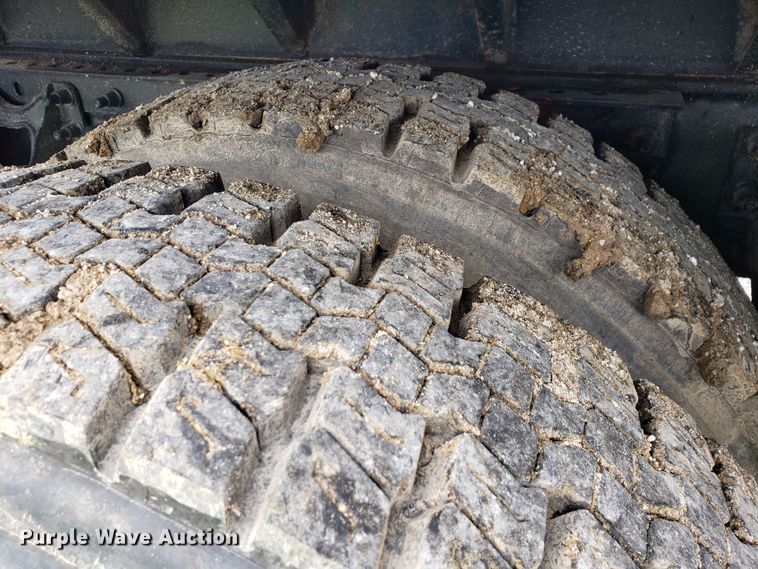 image for item HP9511 1998 International 9200  dump truck