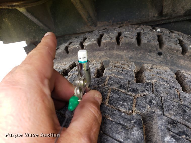 image for item HP9511 1998 International 9200  dump truck