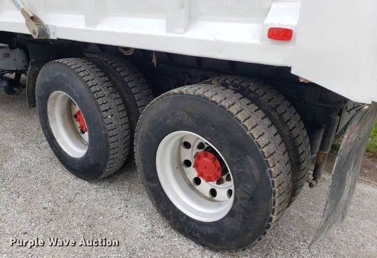 image for item HP9511 1998 International 9200  dump truck