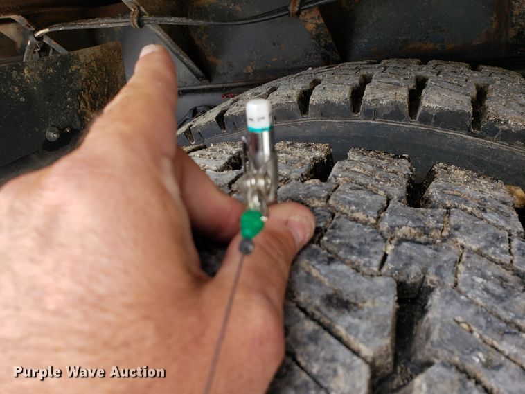 image for item HP9511 1998 International 9200  dump truck