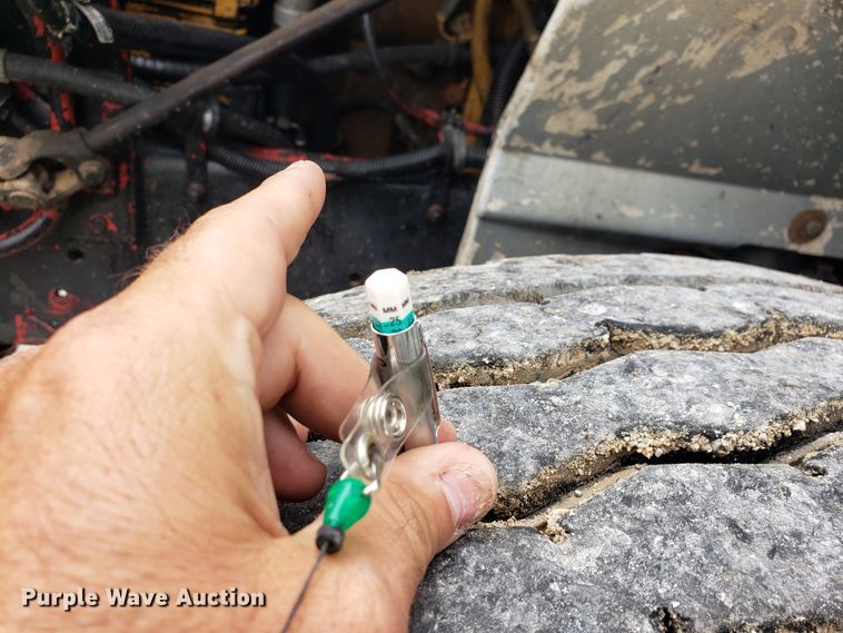 image for item HP9511 1998 International 9200  dump truck