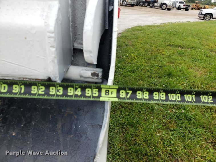 image for item HP9511 1998 International 9200  dump truck