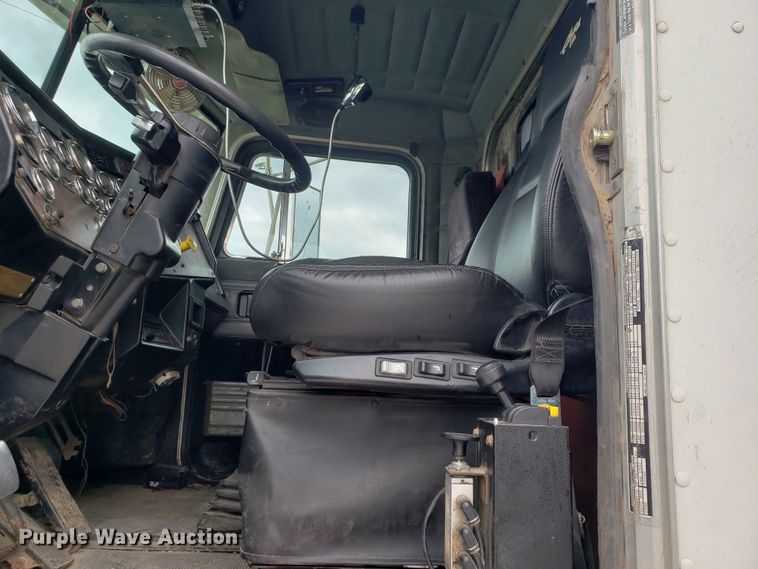 image for item HP9512 1994 Peterbilt 377  dump truck