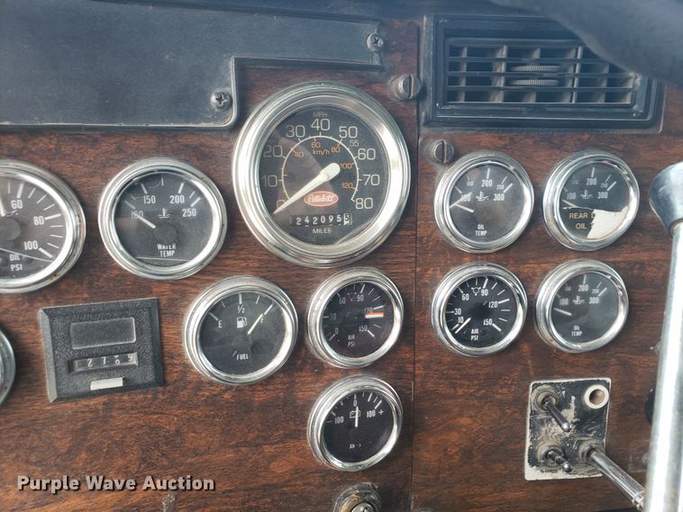 image for item HP9512 1994 Peterbilt 377  dump truck