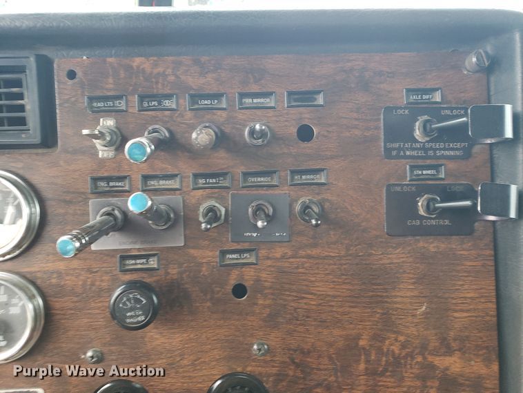 image for item HP9512 1994 Peterbilt 377  dump truck