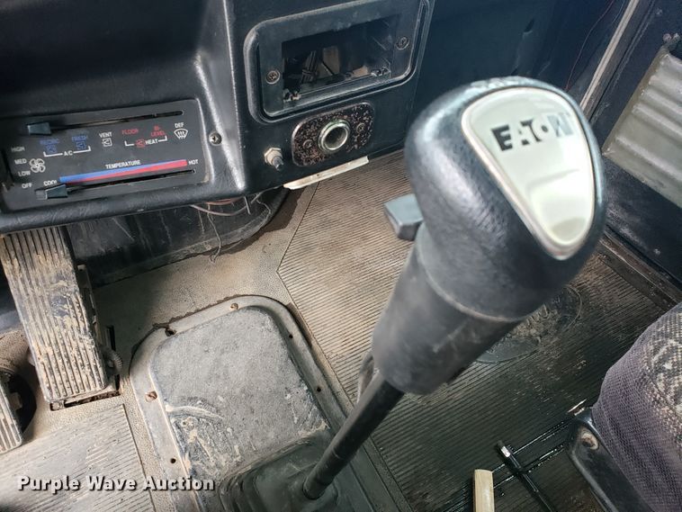 image for item HP9512 1994 Peterbilt 377  dump truck