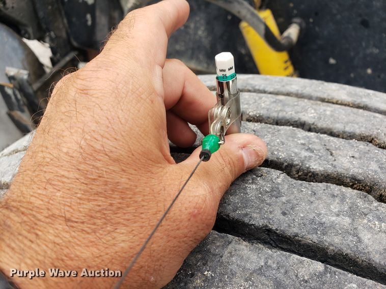 image for item HP9512 1994 Peterbilt 377  dump truck