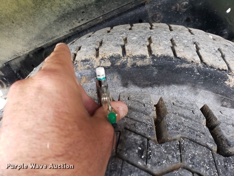 image for item HP9512 1994 Peterbilt 377  dump truck