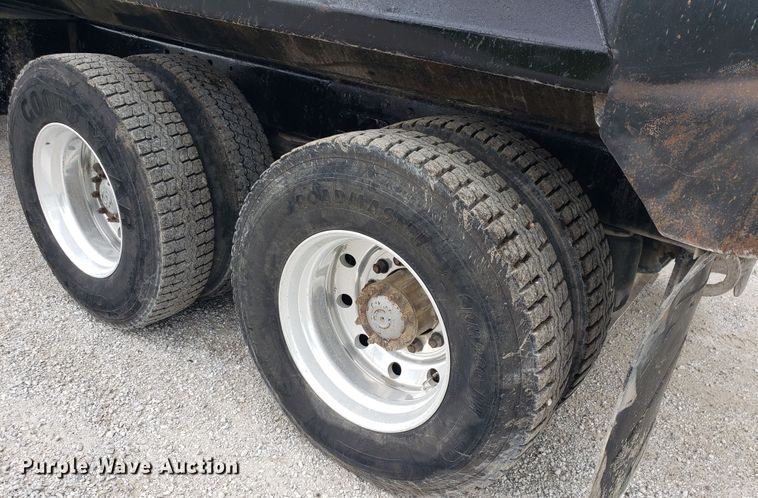 image for item HP9512 1994 Peterbilt 377  dump truck