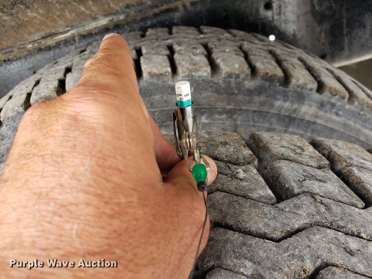 image for item HP9512 1994 Peterbilt 377  dump truck