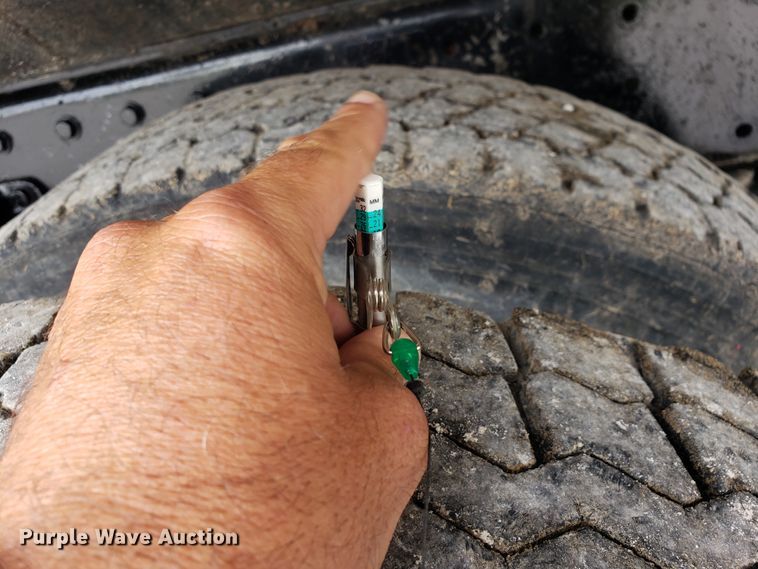 image for item HP9512 1994 Peterbilt 377  dump truck