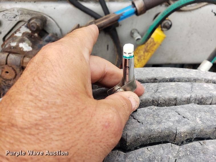 image for item HP9512 1994 Peterbilt 377  dump truck