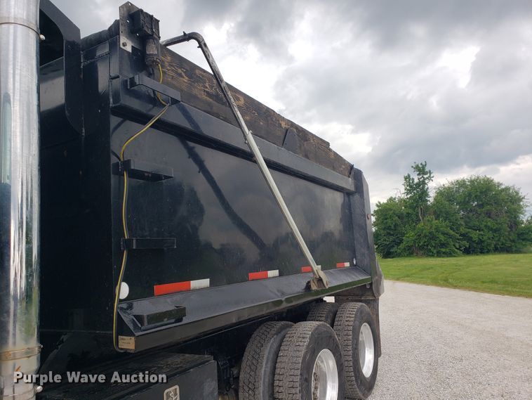 image for item HP9512 1994 Peterbilt 377  dump truck