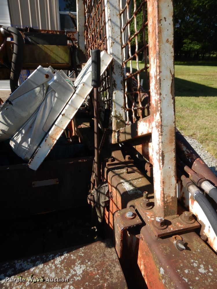 image for item HP9548 1963 Bobcat 600  skid steer loader