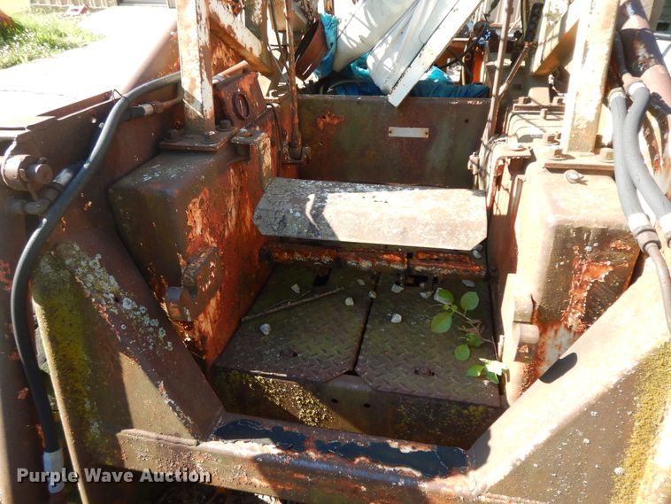 image for item HP9548 1963 Bobcat 600  skid steer loader