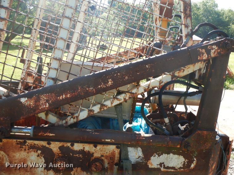 image for item HP9548 1963 Bobcat 600  skid steer loader