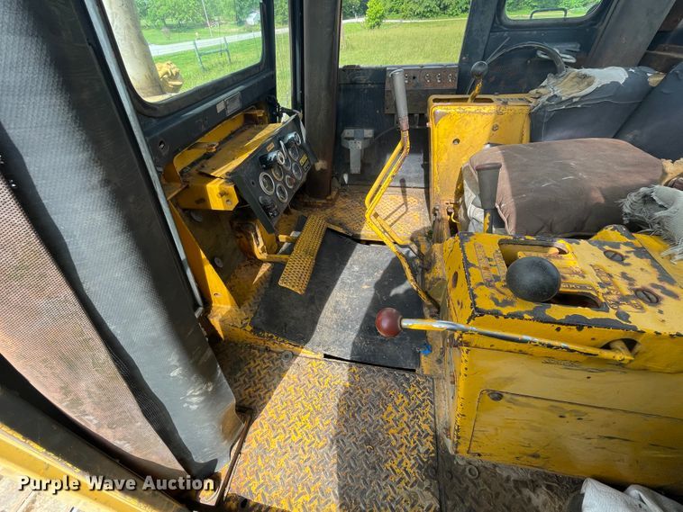 image for item HP9549 1975 Dresser TD20E  dozer