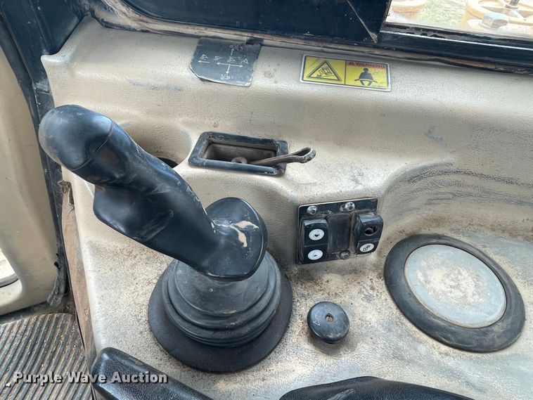 image for item HP9551 2006 Caterpillar D6R XL Series III  dozer