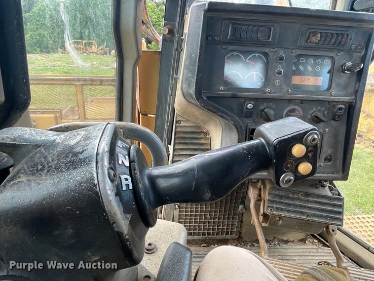 image for item HP9551 2006 Caterpillar D6R XL Series III  dozer