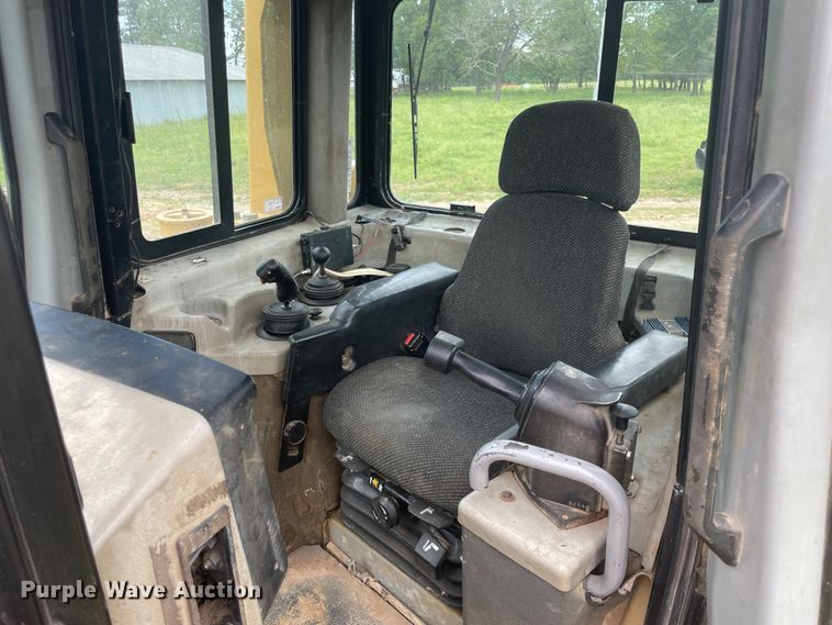 image for item HP9552 2005 Caterpillar D6R XL Series II  dozer