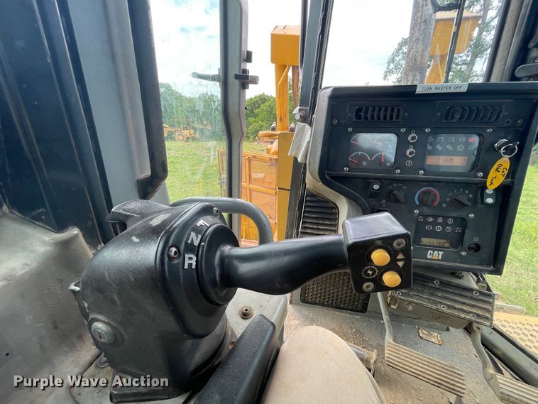 image for item HP9552 2005 Caterpillar D6R XL Series II  dozer