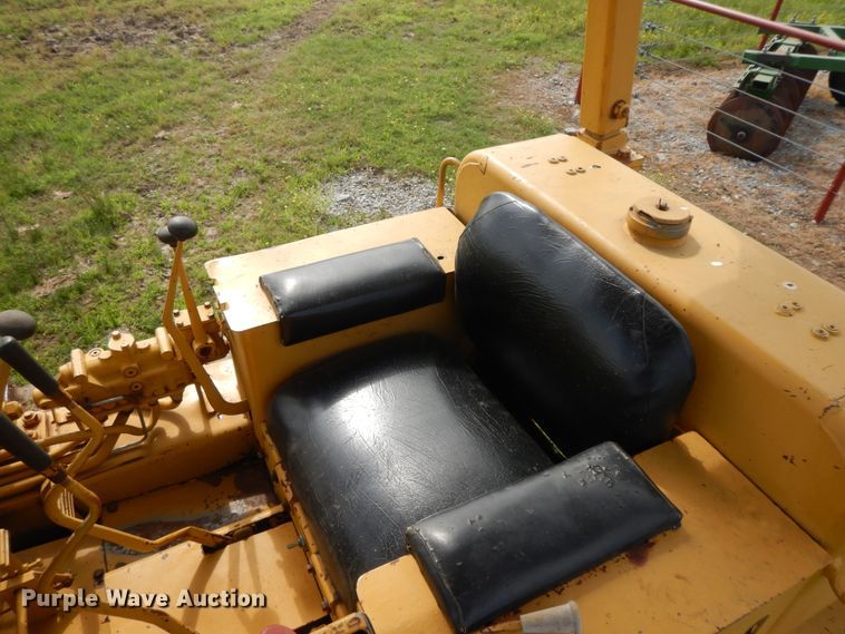 image for item HP9554 1973 Caterpillar D4D  dozer
