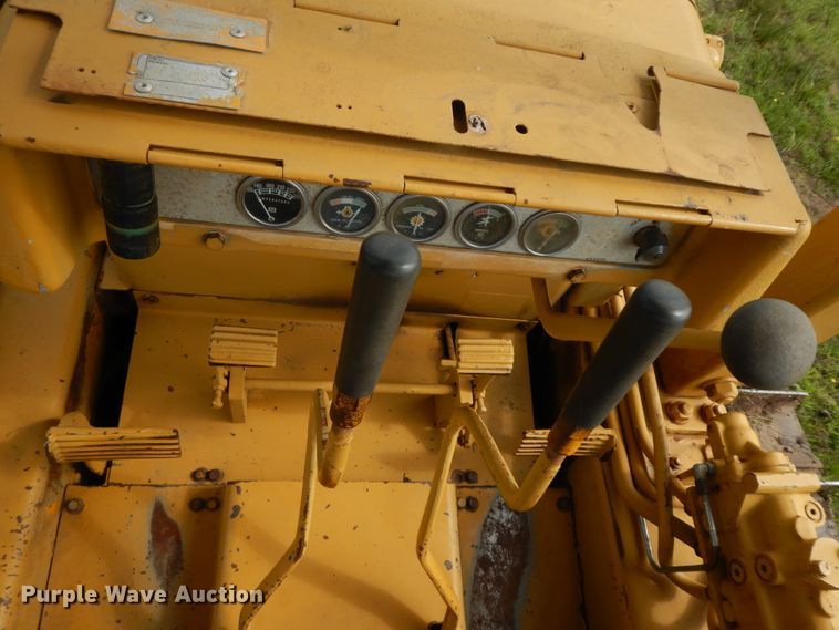 image for item HP9554 1973 Caterpillar D4D  dozer
