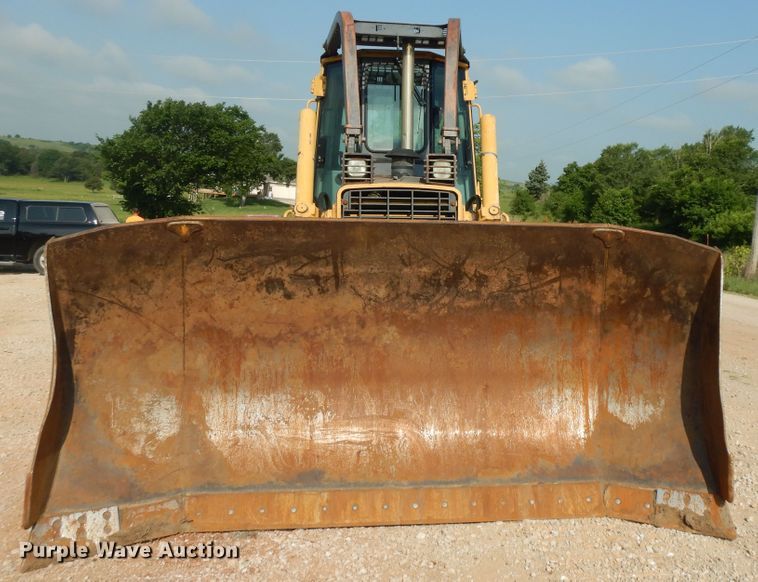 image for item HP9564 2002 John Deere 750C LT Series II  dozer