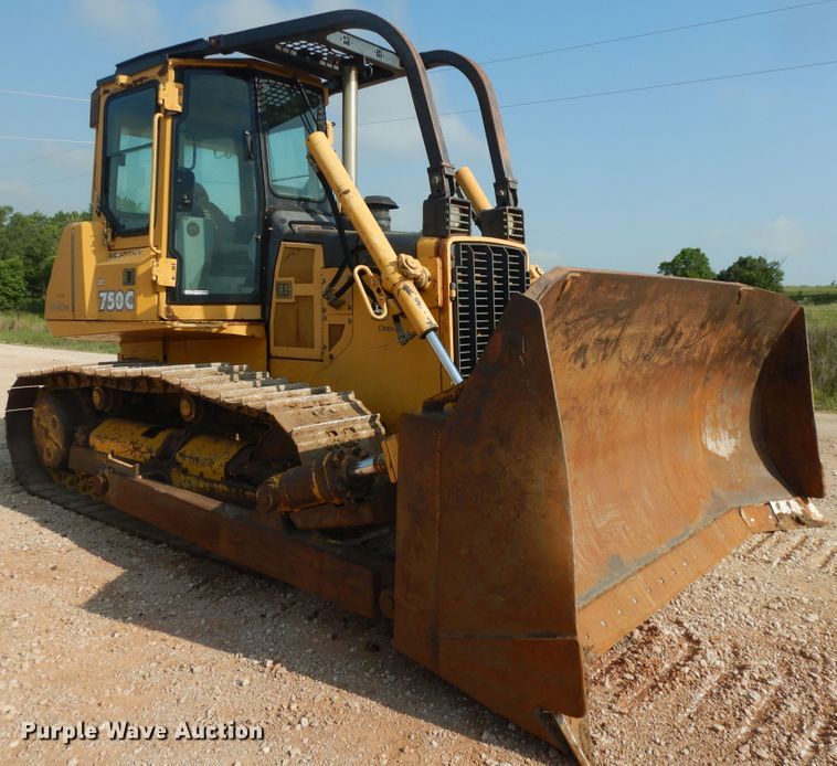 image for item HP9564 2002 John Deere 750C LT Series II  dozer