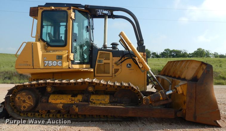image for item HP9564 2002 John Deere 750C LT Series II  dozer