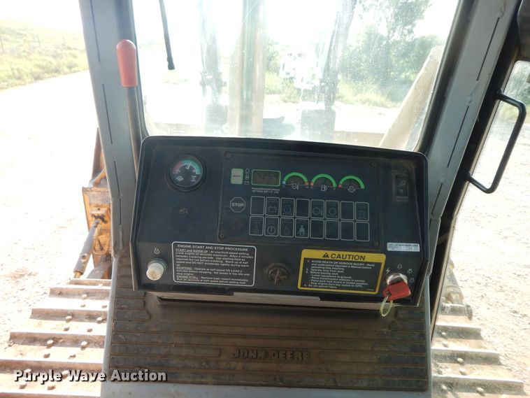 image for item HP9564 2002 John Deere 750C LT Series II  dozer