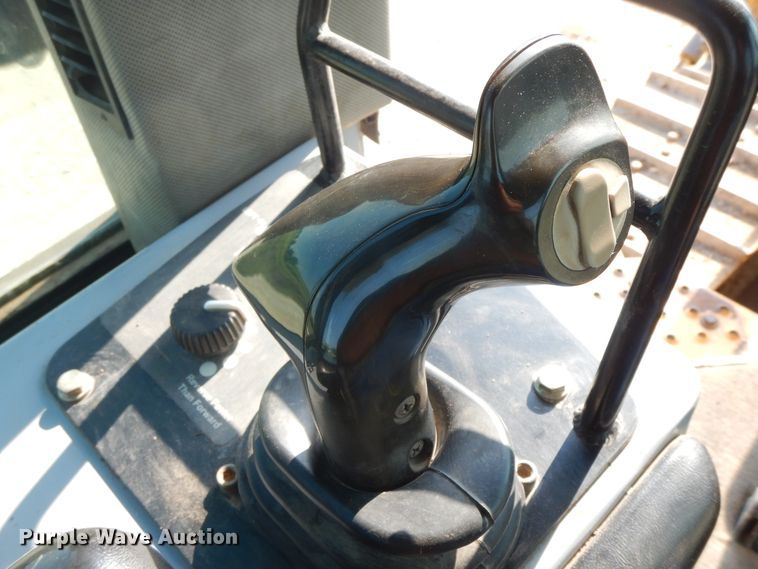 image for item HP9564 2002 John Deere 750C LT Series II  dozer