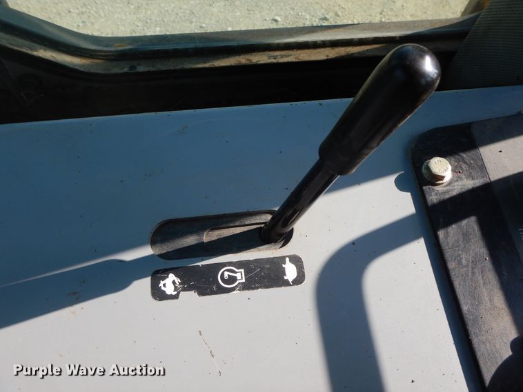 image for item HP9564 2002 John Deere 750C LT Series II  dozer