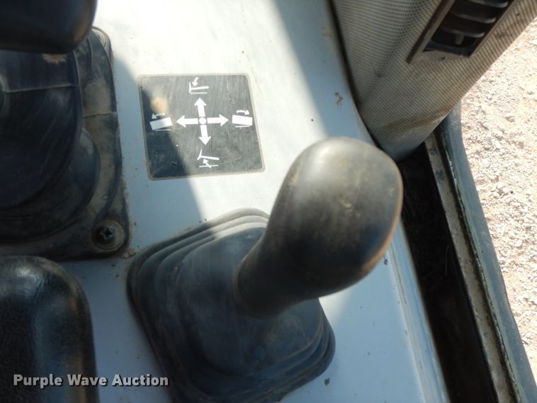 image for item HP9564 2002 John Deere 750C LT Series II  dozer