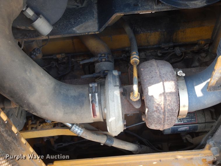 image for item HP9564 2002 John Deere 750C LT Series II  dozer