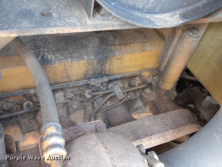 image for item HP9564 2002 John Deere 750C LT Series II  dozer